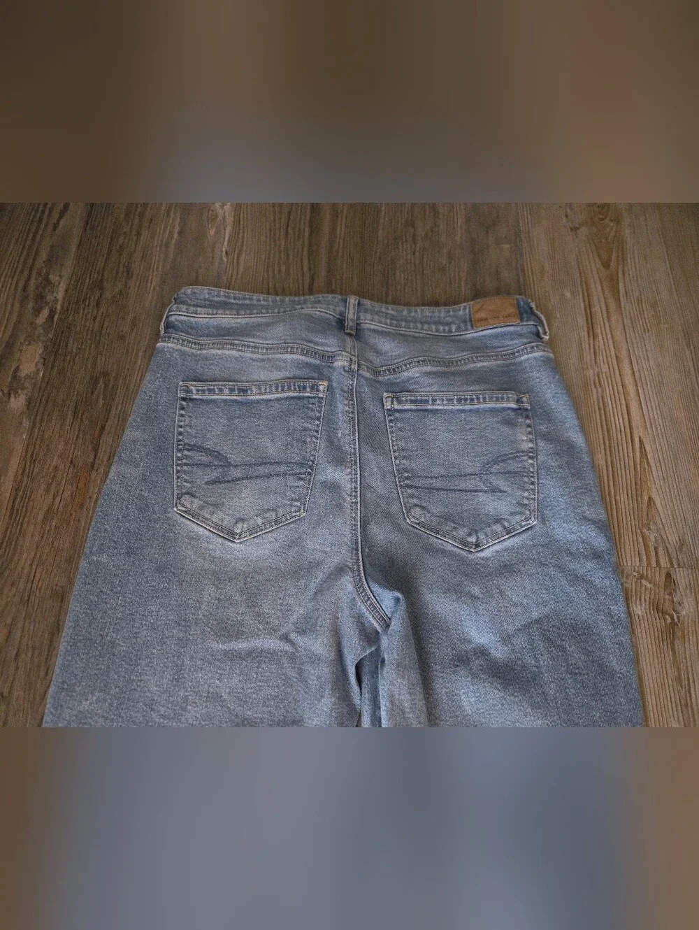 American Eagle Outfitters Women's Light Blue Distressed Ripped Jeans - Picture 15 of 16